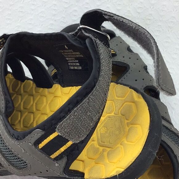 Khombu “Kyle” Gray Bungee Top Sandals - Picture 9 of 12